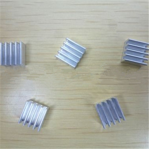 Sink haba bagi A4988/DRV8825 StepStick saiz: 9x9x5mm
